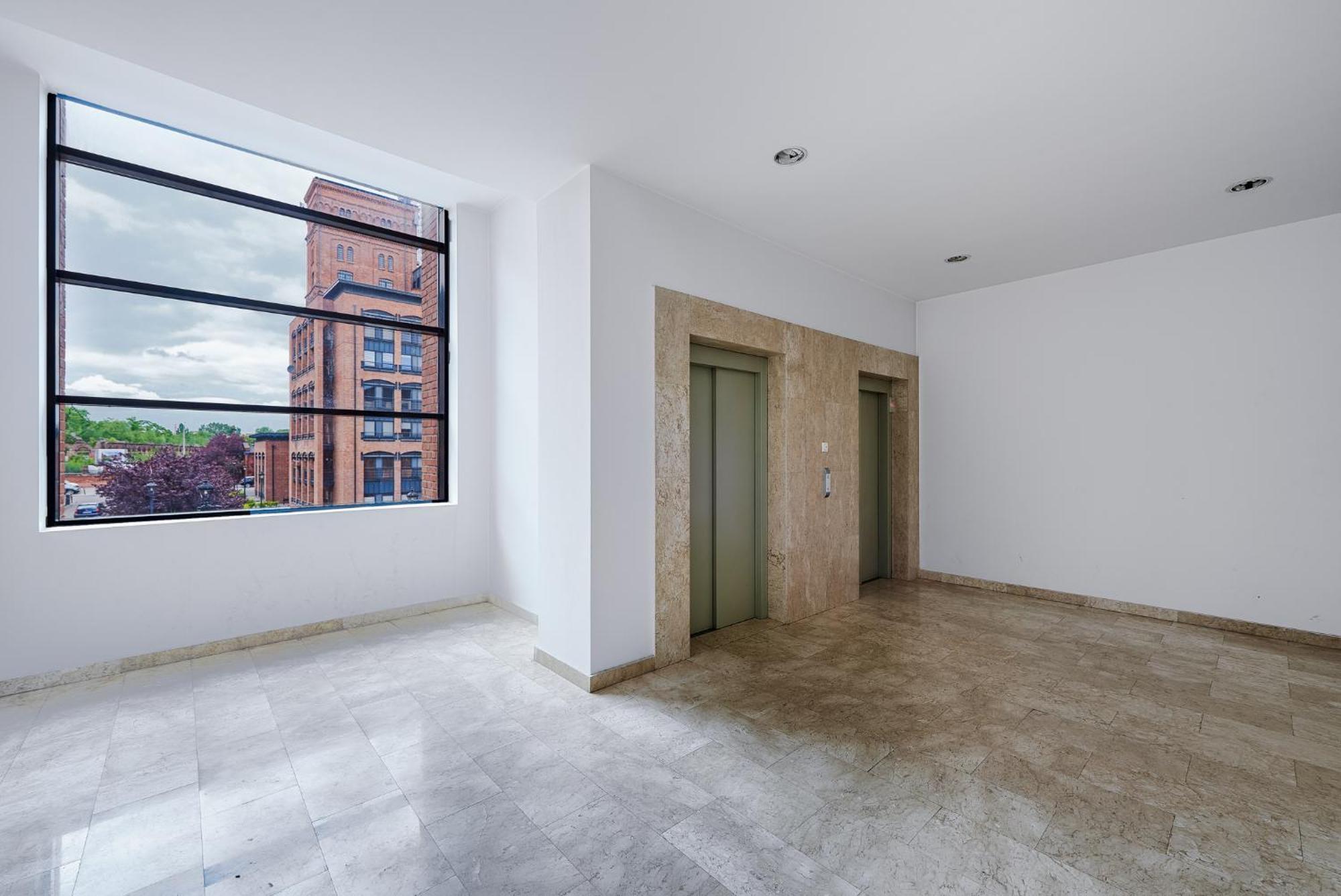 Apartment Lumina Loft Tymienieckiego With A View Of The